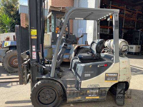 Low Houred Crown Forklift For Sale