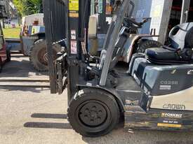 Low Houred Crown Forklift For Sale - picture1' - Click to enlarge