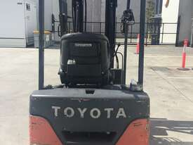 Toyota Counterbalance Forklift - picture2' - Click to enlarge