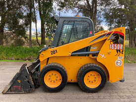 Mustang 1650R Skid Steer Loader - picture0' - Click to enlarge