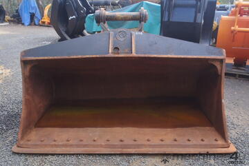 Custom Tilt Bucket Rated 30 Ton