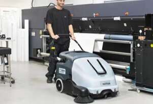 Nilfisk SW900 Walk-Behind Sweeper