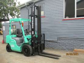 Mitsubishi 2.5 ton LPG, good Used Forklift #1667 - picture0' - Click to enlarge