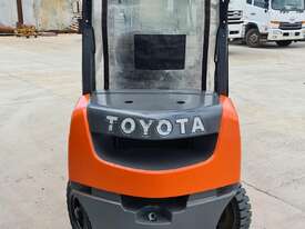 Toyota Diesel 2.5 tonne Forklift - picture2' - Click to enlarge