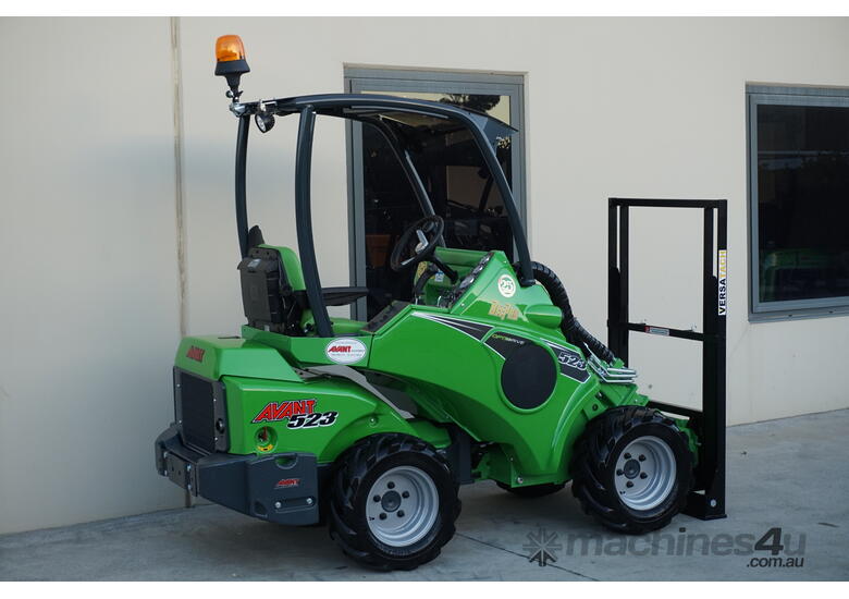 Avant 523 BeePro Mini Loader for Beekeepers