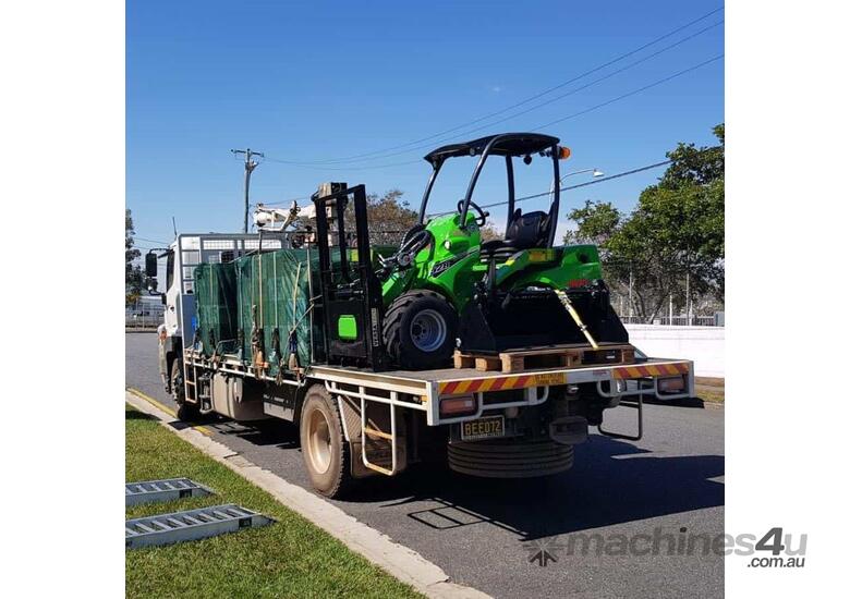 Avant 523 BeePro Mini Loader for Beekeepers