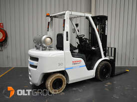 Unicarriers Nissan UG1F2A30DU 3 Tonne Forklift with Fork Positioner Container Mast 2017 Series - picture1' - Click to enlarge