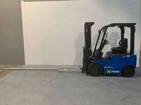 1.8t Xtreme Lithium Electric Forklift w/ Carpet Pole - picture0' - Click to enlarge