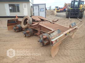 1998 BURNS ENGINEERING DOL200 TRI AXLE CONVERTER DOLLY - picture1' - Click to enlarge