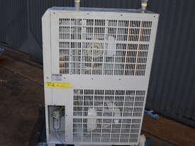 SMC Refrigerated Compressed Air Dryer IDU22E-30 4.2A 22kW R407C - picture2' - Click to enlarge