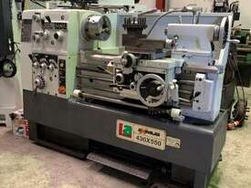 Taiwanese Centre Lathe, Ø 430x550 Turing Capacity - picture0' - Click to enlarge