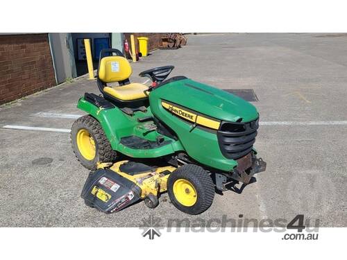 John Deere X520