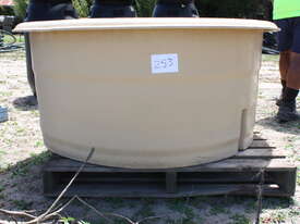 Water/Feed trough - picture0' - Click to enlarge