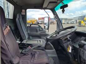 Isuzu NPR - picture2' - Click to enlarge