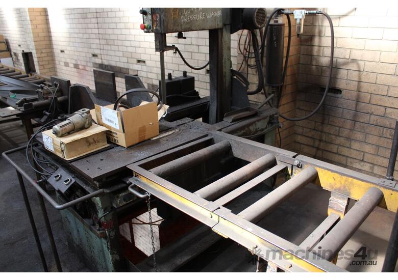 Used geocam GEOCAM ELECTRIC BAND SAW Vertical Bandsaws in , Listed on