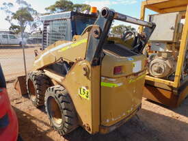 2010 CATERPILLAR 242B SKID STEER BOB CAT - picture0' - Click to enlarge