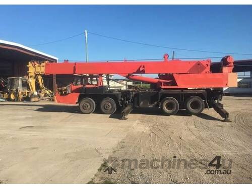 1980 P & H T440 TELESCOPIC TRUCK CRANE