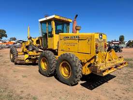 1987 JOHN DEERE 670B MOTOR GRADER. - picture2' - Click to enlarge