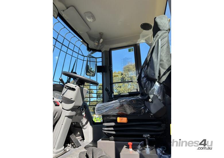 caption 217HP LG955 5.0T Rated Load Wheel Loade