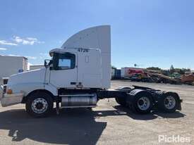 2000 Volvo NH12 Prime Mover - picture2' - Click to enlarge