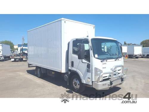 Isuzu NPR200