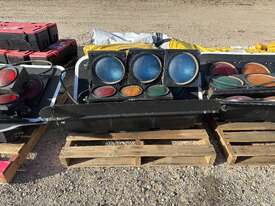 Pallet of 3 x Lights - picture0' - Click to enlarge