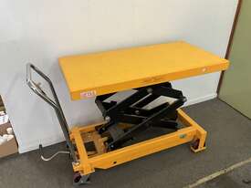 Mobile Elevating Work Platform - picture0' - Click to enlarge