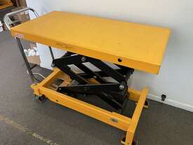 Mobile Elevating Work Platform - picture0' - Click to enlarge