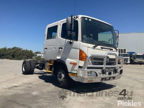 2008 Hino FD 1024 Cab Chassis