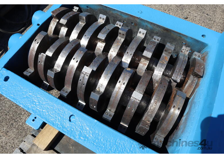 Industrial Dual Shaft Shredder - 15kW - Brentwood AZ15 