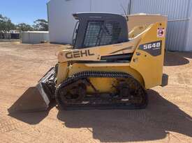 Gehl 5640 Skid Steer (Rubber Tracked) - picture2' - Click to enlarge