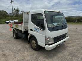 2005 Mitsubishi Fuso FE - picture0' - Click to enlarge