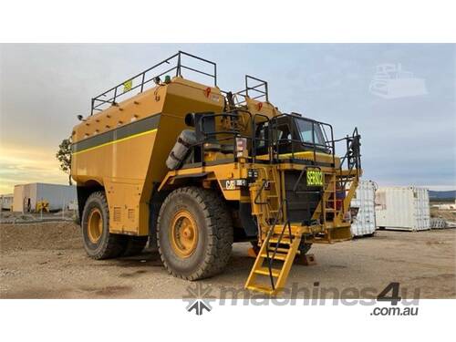 2000 Caterpillar 775D Off-Highway Service Truck