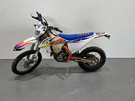 2021 KTM 250 EXC-F Petrol - picture0' - Click to enlarge