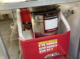 HOT WATER PRESSURE WASHER - picture2' - Click to enlarge