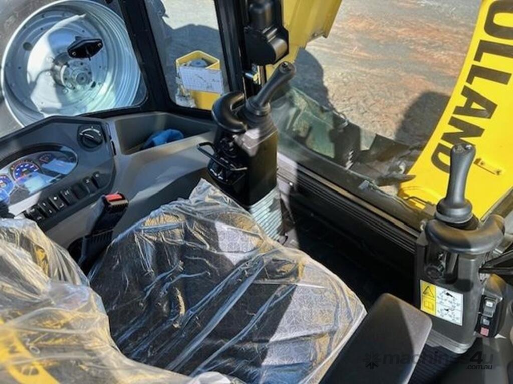 Used 2023 New Holland B110C Tractors in TORRINGTON, QLD