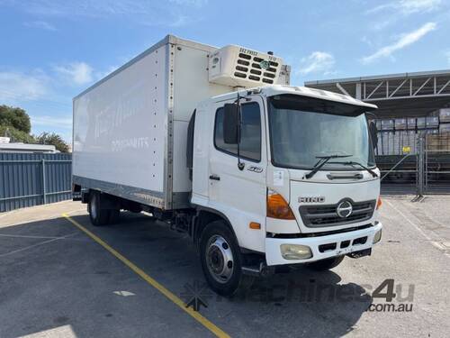 2007 Hino GD1J Refrigerated Pantech