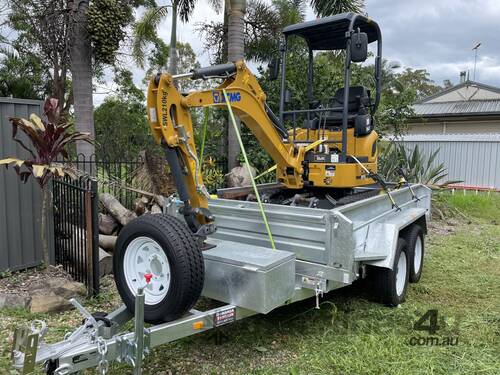 Excavator and trailer combo