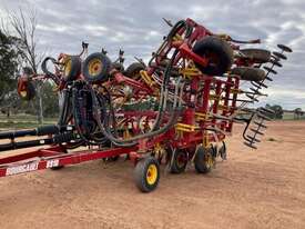 2016 Bourgault 8910 Airseeder - picture0' - Click to enlarge