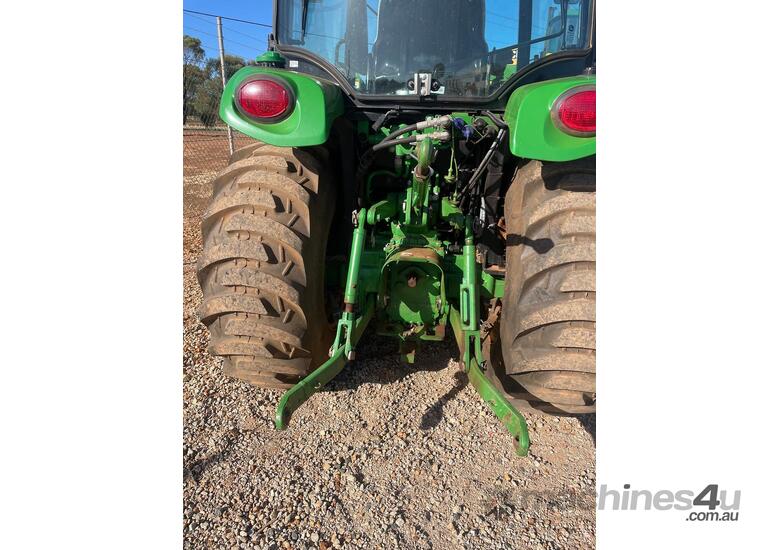 2019 JOHN DEERE 3046R COMPACT CAB TRACTOR 