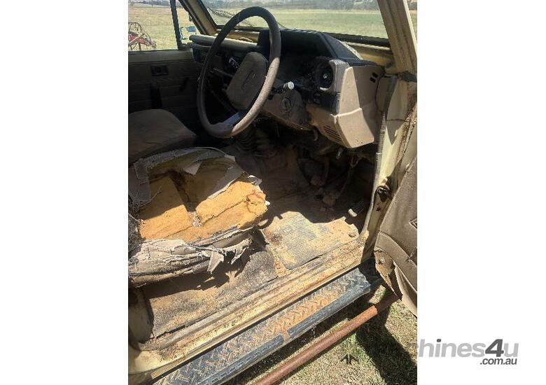 caption Toyota Landcruiser