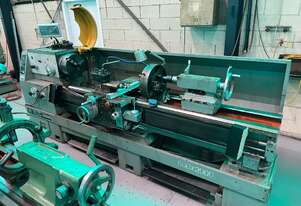 Shenyang 560 x 2000 centre lathe