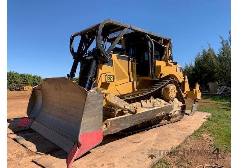 caption 2012 Caterpillar D8T