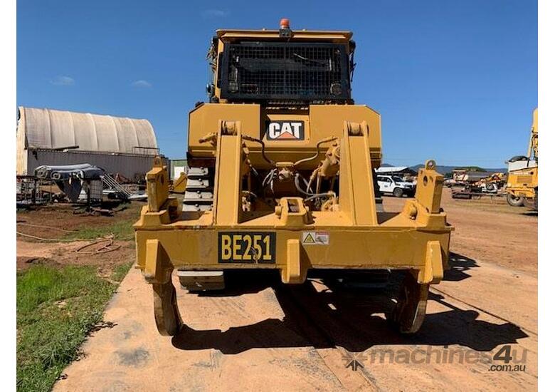 caption 2012 Caterpillar D8T