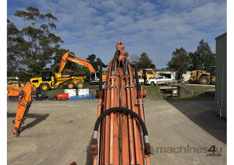 caption C.2003 Daewoo SL220LC-V Excavator