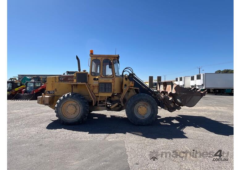 caption 1991 Volvo L70 Articulated Front End Loader