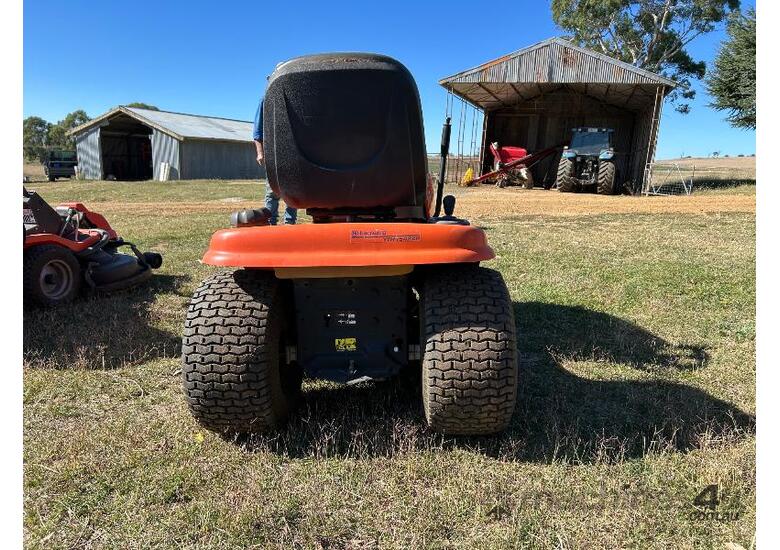 caption Husqvarna YTH1542XP ride-on lawn mower