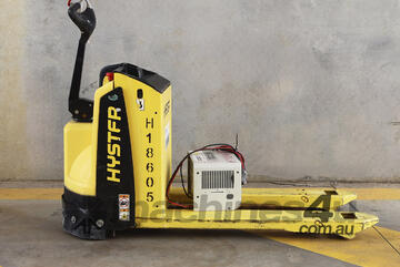 Hyster 2.0T battery electric pallet jack. Hyster 2.0T battery electric pallet jack.