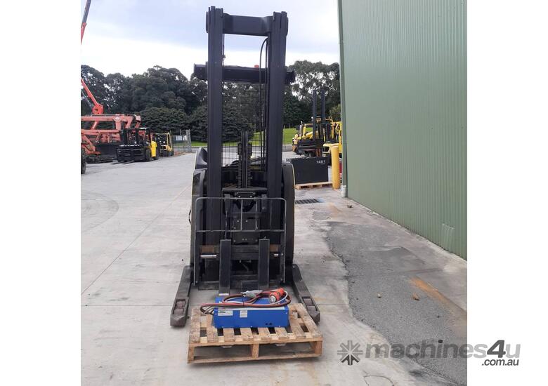 caption Hyster 1.35T battery electric stand-up reach truck