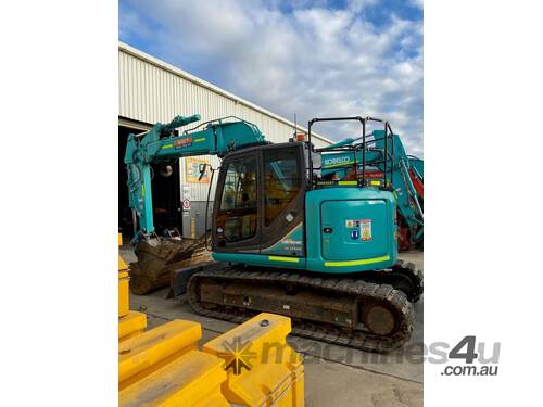 caption 2018 Kobelco Sk135sr-3